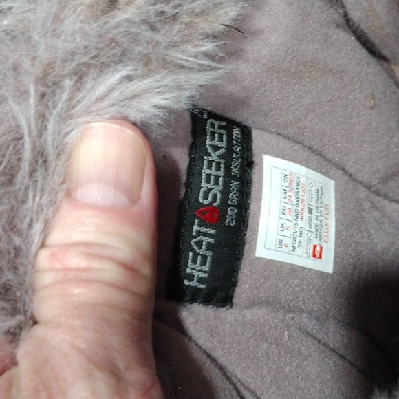 The North Face gray suede boots with soft purple accents. Size 6 - Picture 9 of 14